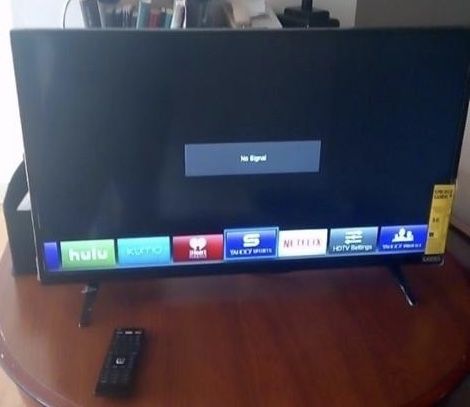 Used 32” Vizio Smart TV with Remote