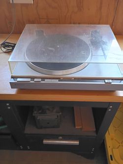 Turntable by Kenwood 10 bucks and needs a needle
