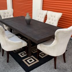 Elegante Comedor Con 6 Sillas 