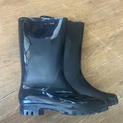 Black Rubber Boots