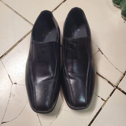 Boys size 5 dress shoes 
