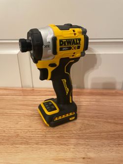 New 1/4” Dewalt 20V XR 3-Speed HIGH TORQUE Impact Driver (Tool Only Solo Herramienta)