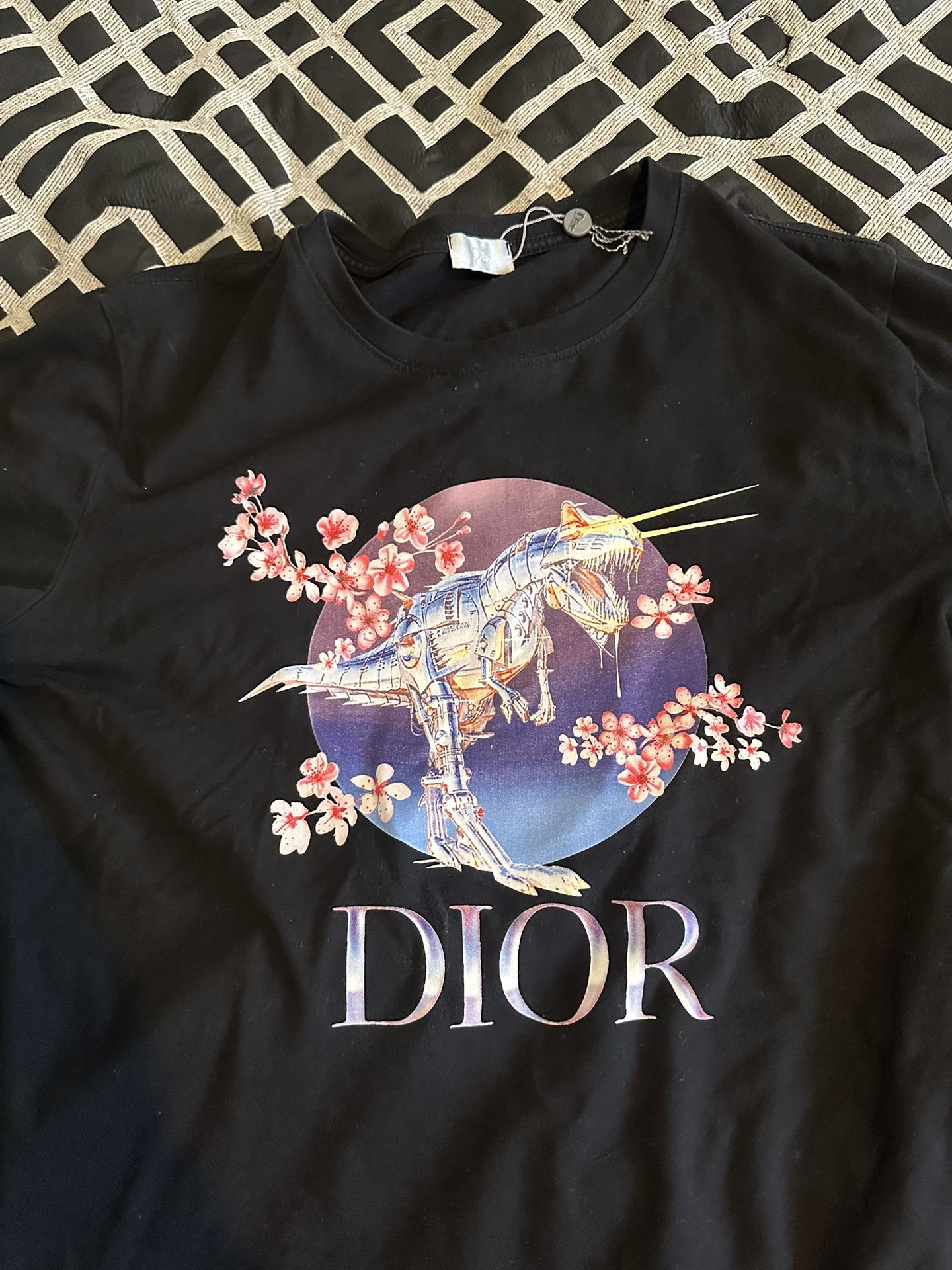 Dior T