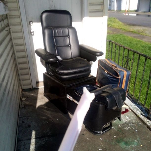 Salon Pedicure Chair 500.00 OBO 