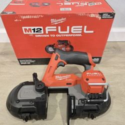 Milwaukee 12V FUEL Compact Band Saw
