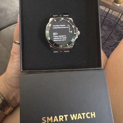 Smartwatch Silver/Green – $70