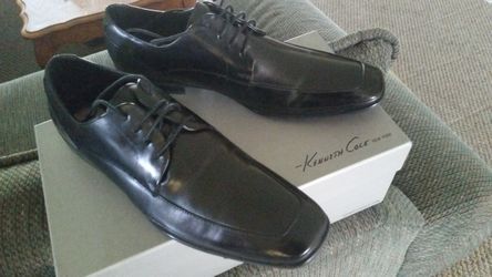 KENNETH COLE (SIZE 9)