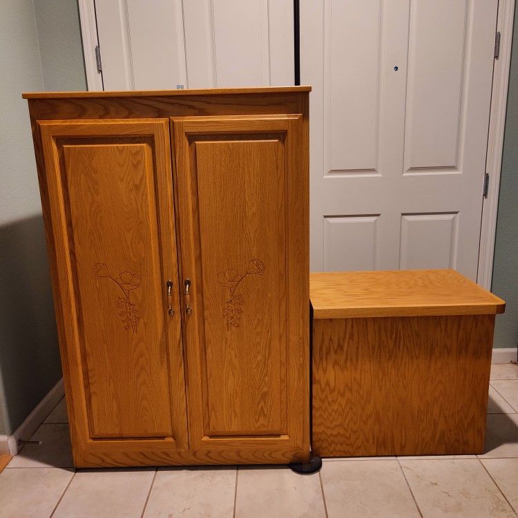 Heavy Oak Cabinet/Bookcase With Soft-closing Chest