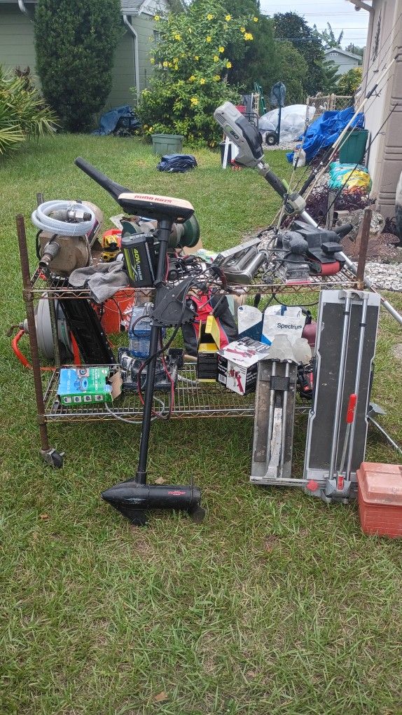 Miscellaneous Tools And Fishing Gear