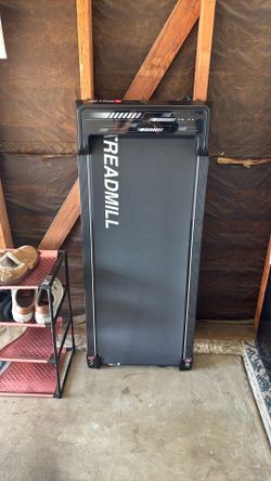 Treadmill small New only use it once