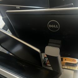 (10) Dell Monitors 