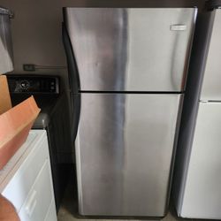 FRIGIDAIRE 18CUFT STAINLESS STEEL FRIDGE 