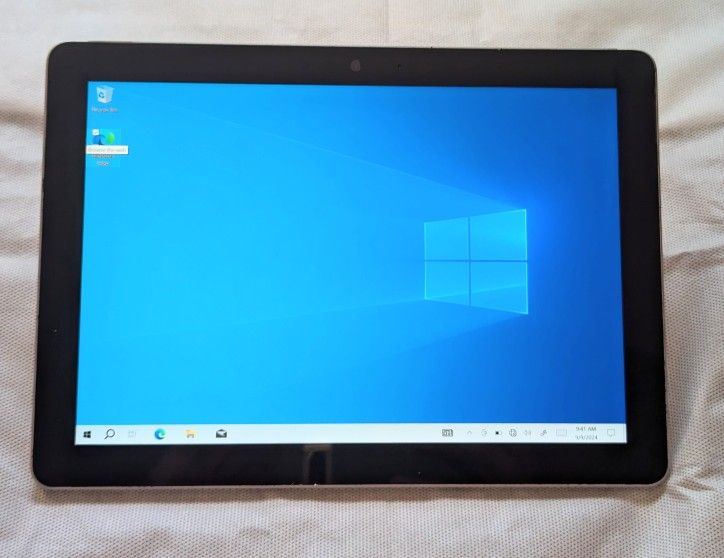 VERY NICE MICROSOFT SURFACE GO  WINDOWS 11 TABLET 128GB STORAGE 8GB RAM