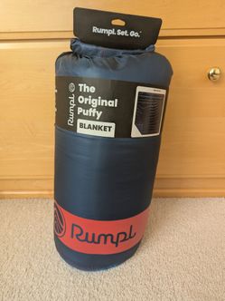 **NEW**Rumpl Puffy Blanket