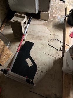 Floor cotter for floating floors