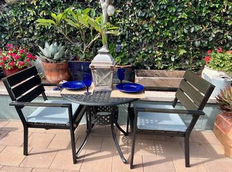 Beautiful Outdoor Patio Dining Set Table and 2 Chairs