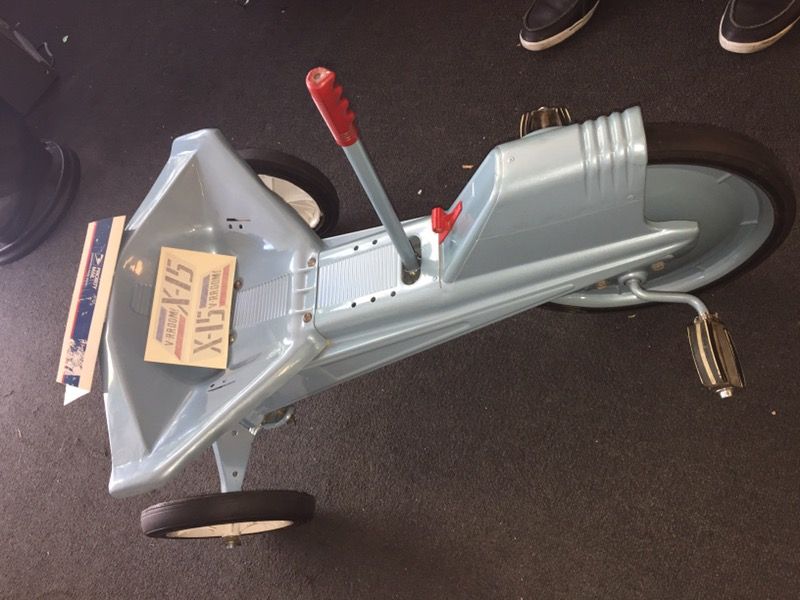 RARE 1964 VINTAGE ANTIQUE MATTEL X-15 ROCKET PEDAL CAR 3 WHEELER METAL VROOM V-ROOM This is bye far the best paint job I have seen!!