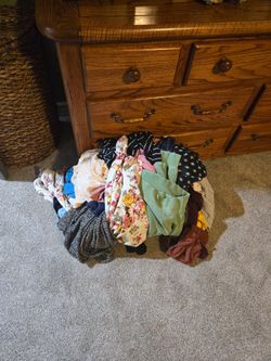 Lots of Women's clothes large