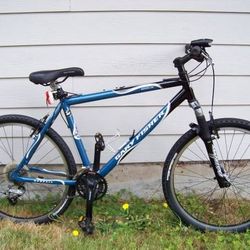 Very Nice 24 Speed Mountain Men Bike Gary Fisher Marlin 26" Tires