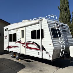 2007 Mega Lite Extrem 19ft Toyhauler 