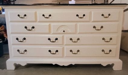 Dresser
