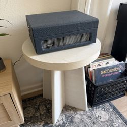 Set of 2 White Round Side Tables