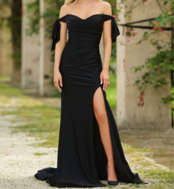 Black Gown New Never Used 