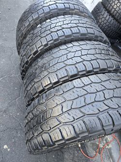 4 used tires Lt275 70r18 Cooper Dicoverer AT3 $180.00 ALL 4