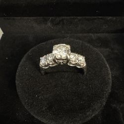 Women’s Engagement Ring Size 9
