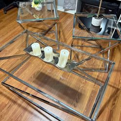 Nice Coffee Table With 2 Sides Tables 