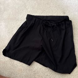 Lululemon men’s 5in inseam shorts XL