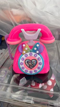 Minnie play phone