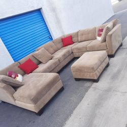 Huge Sectional Couch With Ottoman,  🛋 