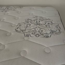 Queen Mattress 