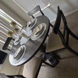 Grey Dinning Table With 4chairs 