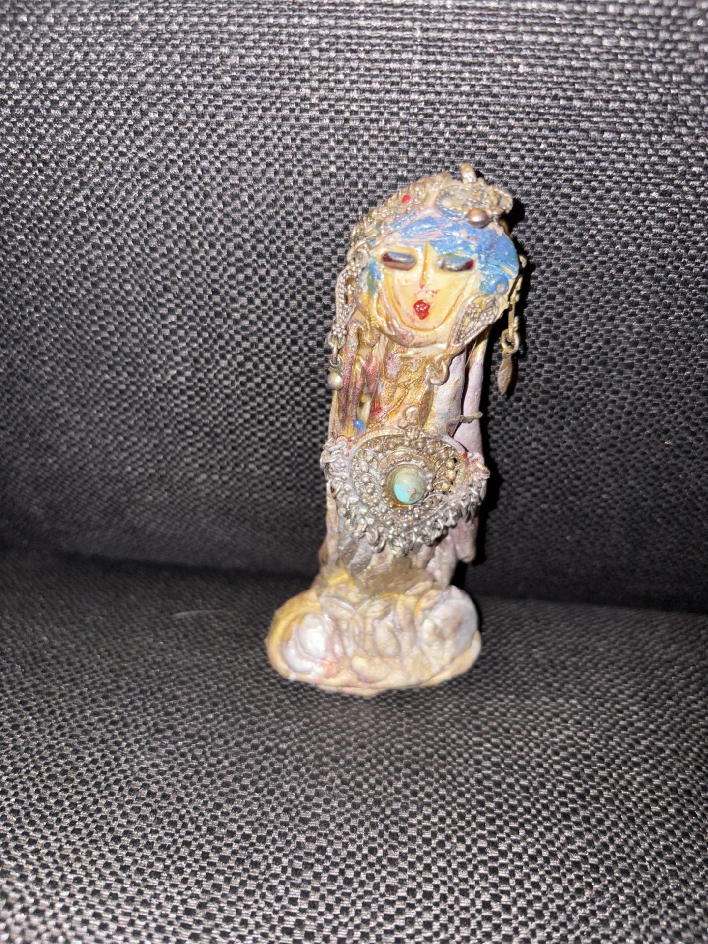 Noemi Sarel artist statue figurine