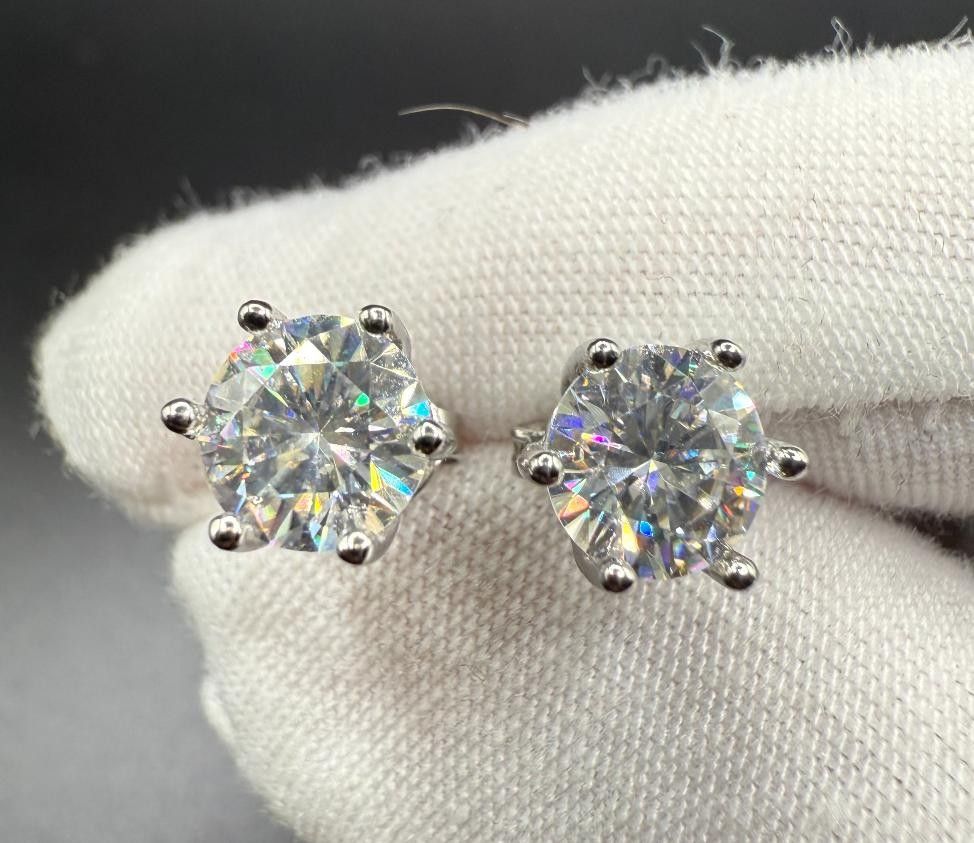 Moisatnite Stud Earrings 