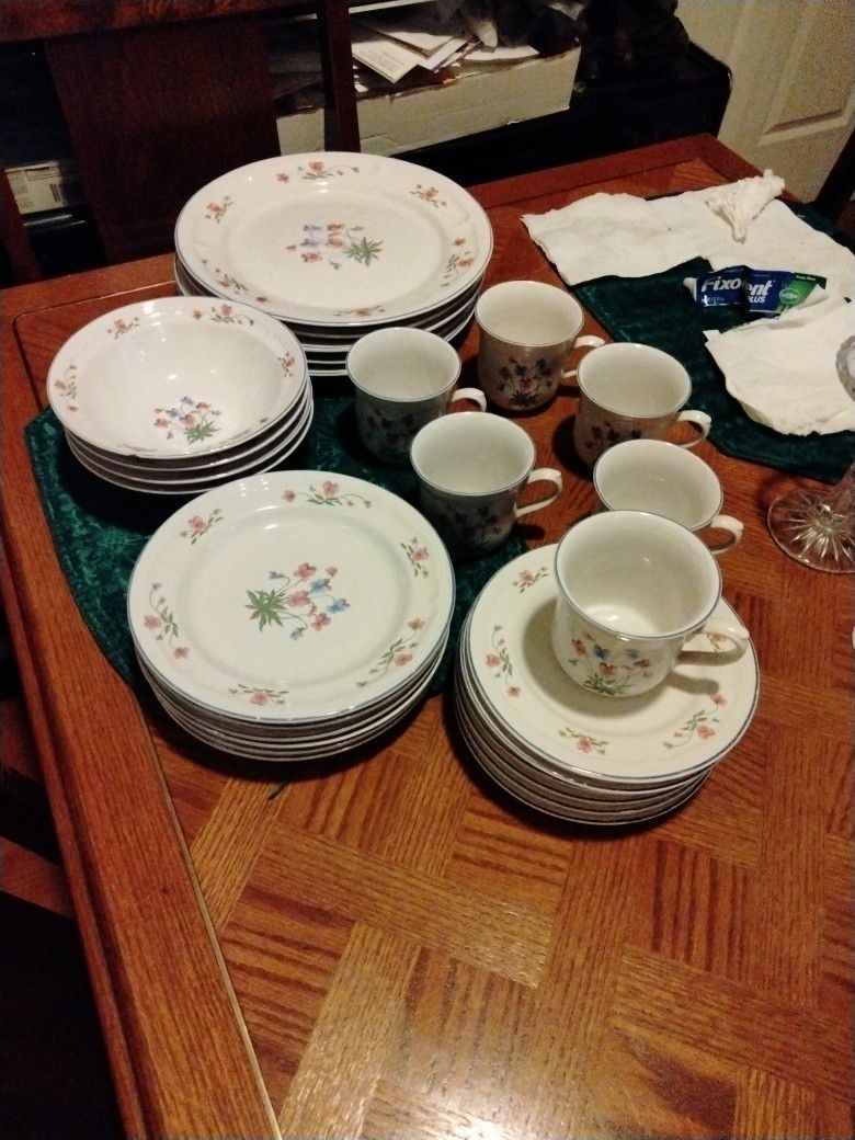 Newcor 30 Piece Stoneware China
