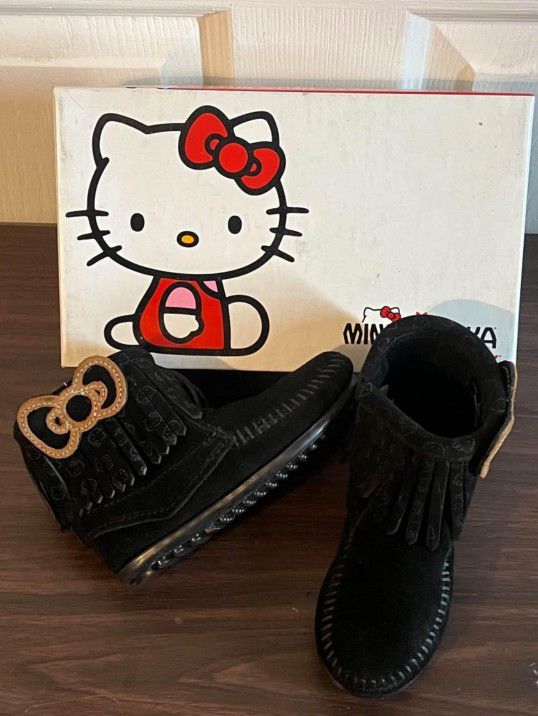 Hello Kitty Minnetonka  Fringe Black Boot childs size 1