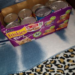 25  Cans Friskies Wet Cat Food 1 Can 9 Lives