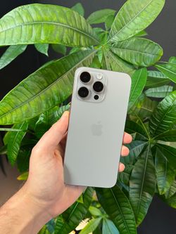 iPhone 15 Pro Max - Unlocked - 256Gb