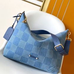 Light blue checkered tote bag