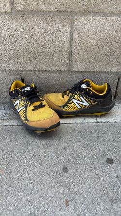 New Balance baseball metal cleats