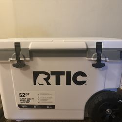 RTIC Ultra-Light Wheeled Cooler 52QT