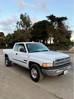 2001 Dodge Ram 2500 2WD Cummins Low Miles!!