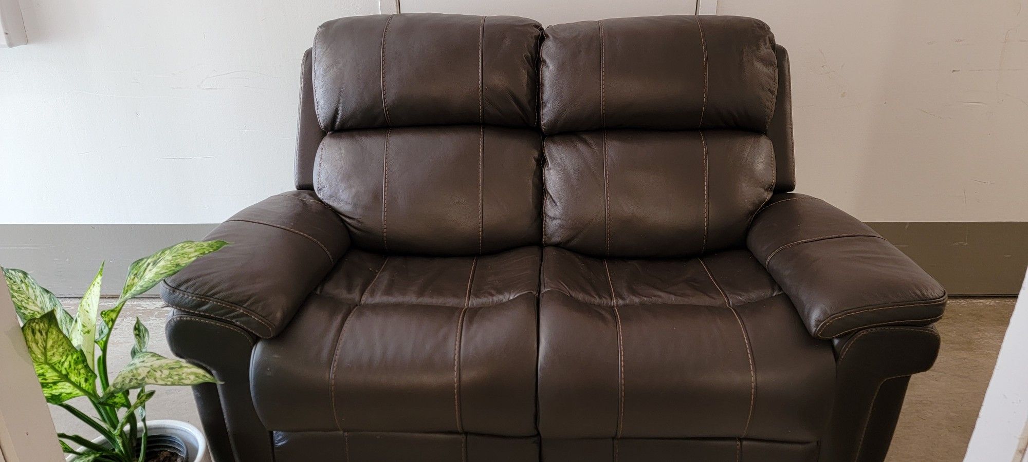 Leather Recliner Set