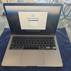 MacBook Air 13-inch 2020