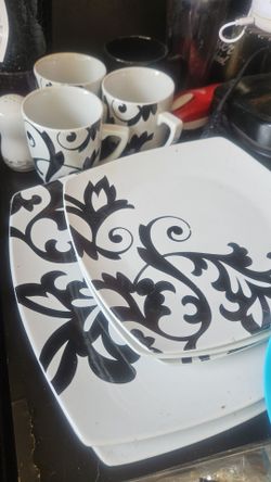 Dishes set (read description)