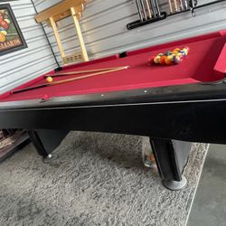7ft Pool Table 