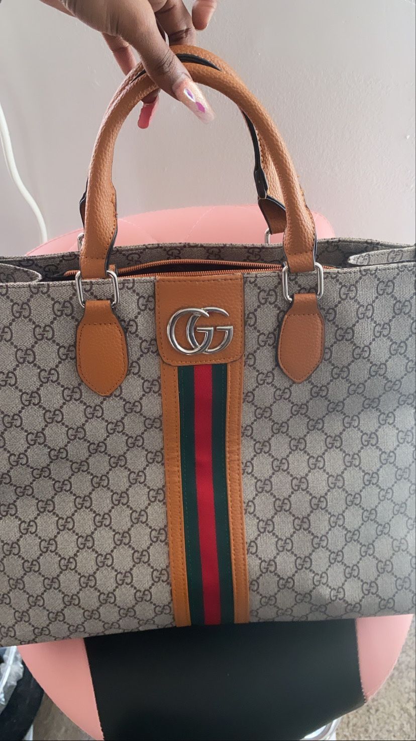 Authentic Gucci Purse For Sale